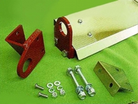 けん引フック付スキッドプレート